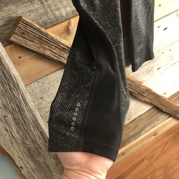 NIKE Size Small Grey Dri-Fit Activewear Cropped Legging - Picture 3 of 6